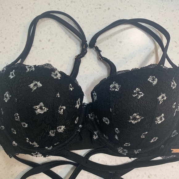 PINK Victoria's Secret Other - PINK floral date push up bra 34C